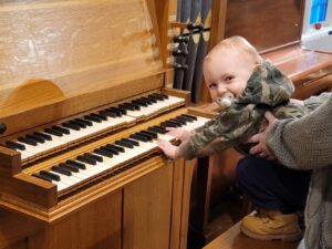 St David Day 2024: The joy of young children being introduced to our organ.